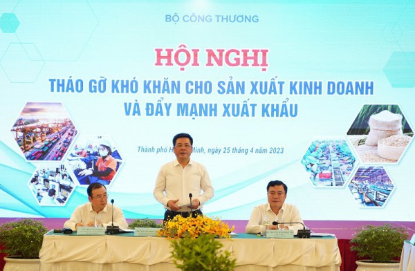 Bộ trưởng Bộ Công Thương: Cứu doanh nghiệp, không thể để mất đơn hàng