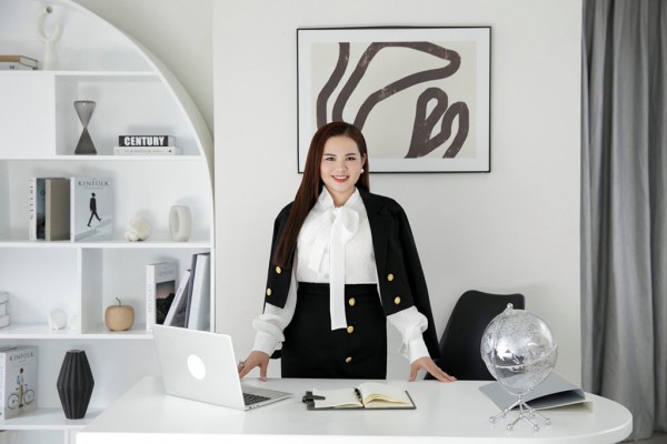 CEO Lucy Fashion: Từ mẹ bỉm sữa đến chủ thương hiệu thời trang bigsize hợp xu thế