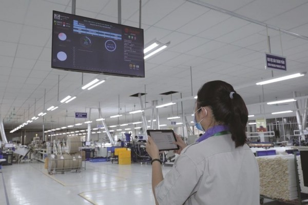 Chuyển đổi kép: Động lực phát triển công nghiệp hiện đại Chuyển đổi kép: Động lực phát triển công nghiệp hiện đại