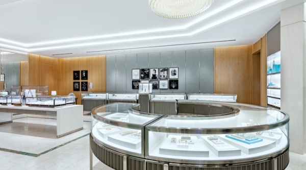 Dấu chân đầu tiên của Tiffany ở Việt Nam