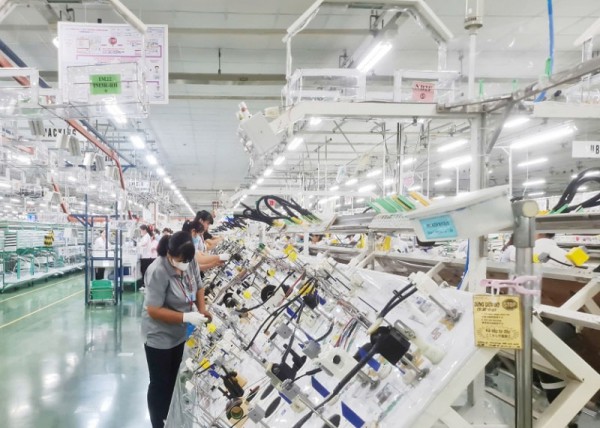 Doanh nghiệp nỗ lực vượt khó, đẩy mạnh sản xuất Doanh nghiệp nỗ lực vượt khó, đẩy mạnh sản xuất