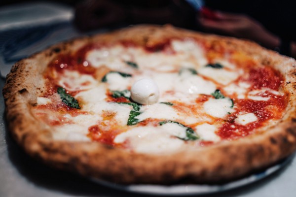 Domino’s pizza “cuốn gói” khỏi Ý, vì sao?