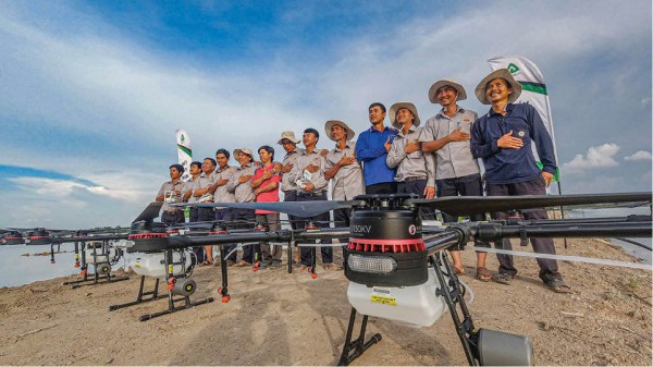 Drone bay cao, nông nghiệp đổi mới