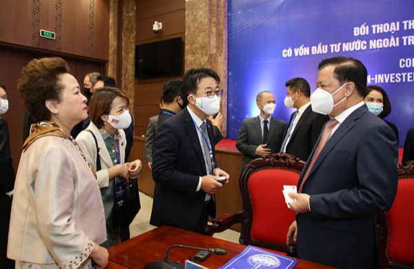 EuroCham đề xuất Hà Nội cắt giảm thủ tục nhập cảnh với nhà đầu tư EuroCham đề xuất Hà Nội cắt giảm thủ tục nhập cảnh với nhà đầu tư