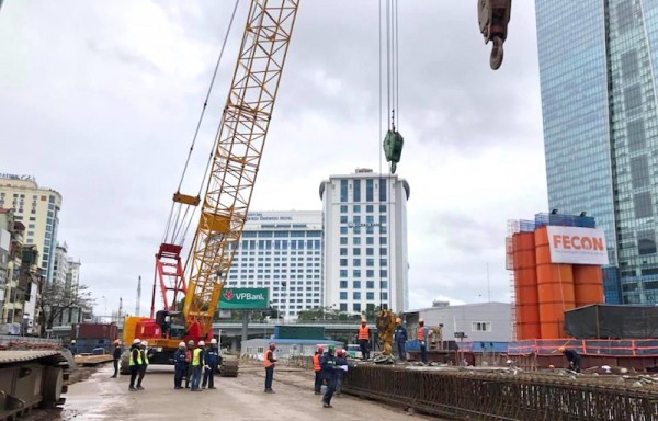Lao động ngành xây dựng "ngấm đòn sâu" Lao động ngành xây dựng "ngấm đòn sâu"