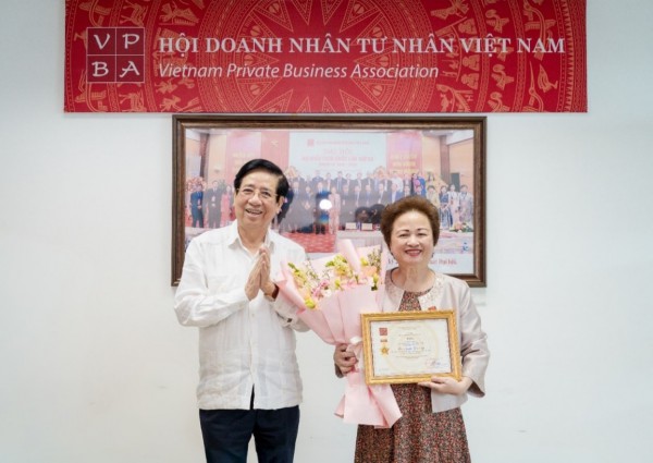 Madame Nguyễn Thị Nga được giao giữ chức Quyền Chủ tịch Hội Doanh nhân Tư nhân Việt Nam