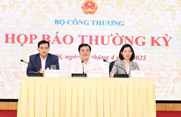 Mỹ áp thuế 46% với Việt Nam: Không bỏ "trứng chung một giỏ"