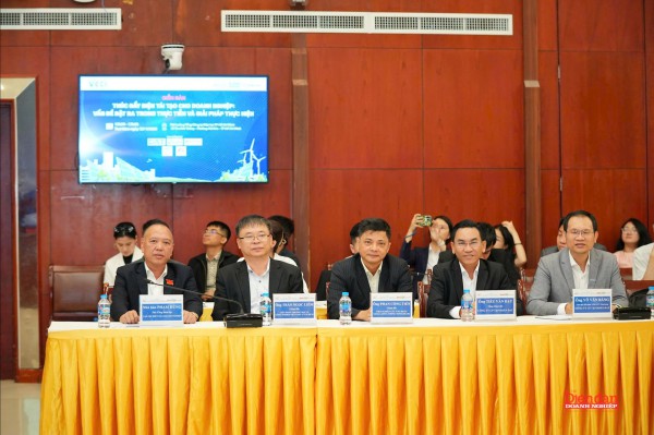 NĂNG LƯỢNG TÁI TẠO: Cơ chế tạo cơ hội lớn cho doanh nghiệp NĂNG LƯỢNG TÁI TẠO: Cơ chế tạo cơ hội lớn cho doanh nghiệp