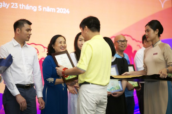 Nhựa Tiền Phong tổ chức hội nghị khách hàng 2024