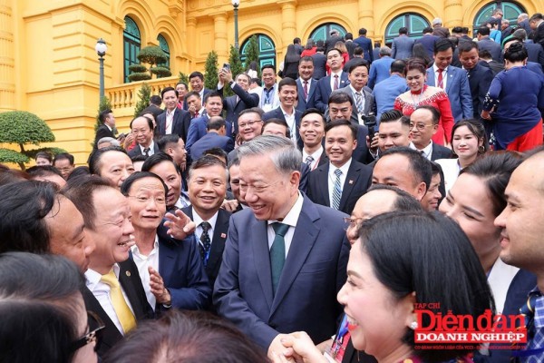 Những sự kiện nổi bật của doanh nghiệp Việt Nam năm 2025 Những sự kiện nổi bật của doanh nghiệp Việt Nam năm 2025