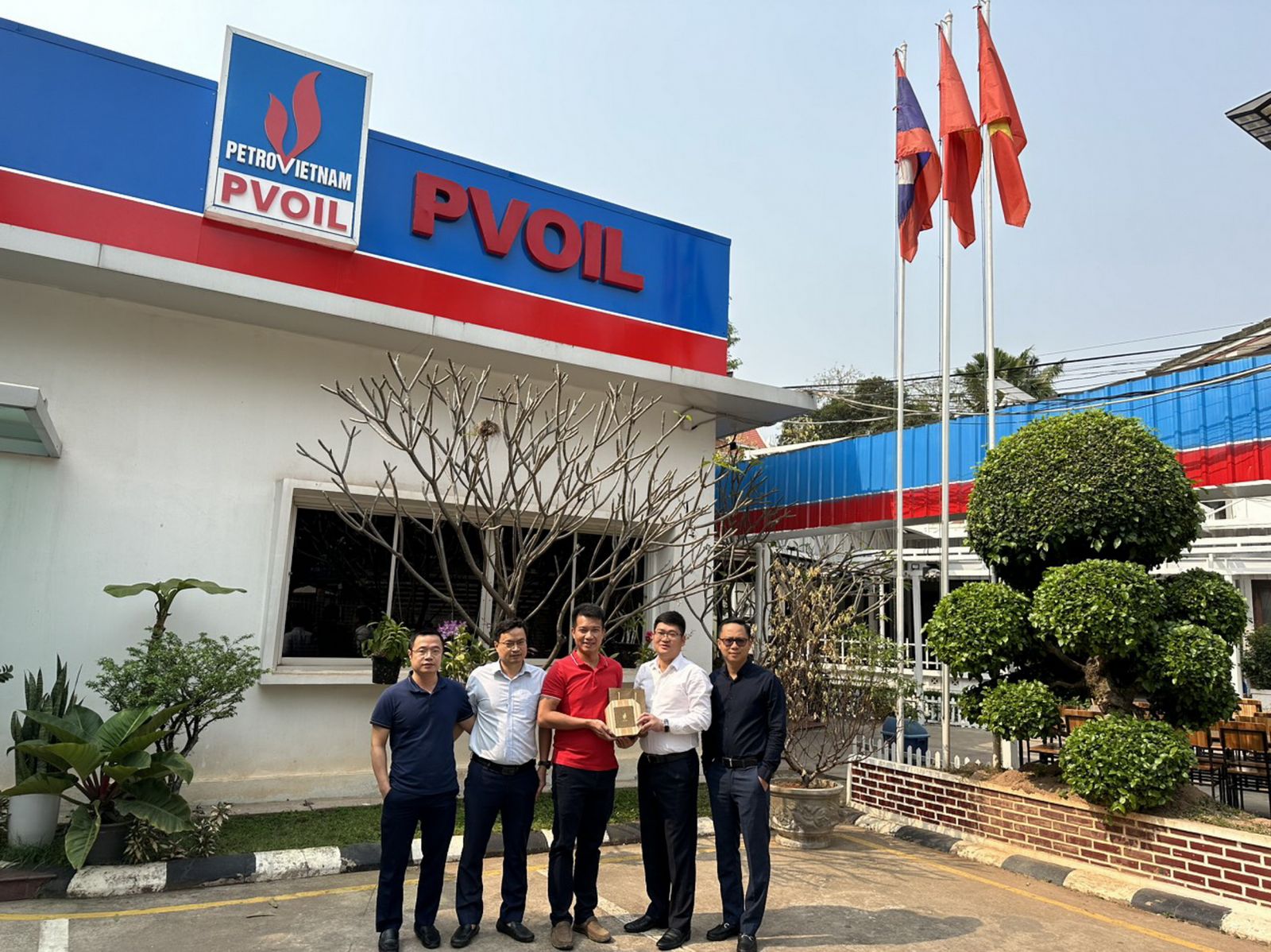 PV GAS làm việc tại Lào và gặp gỡ các công ty kinh doanh LPG