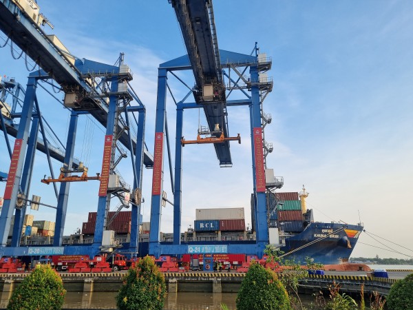 Thủ tướng phát lệnh xuất khẩu những container hàng đầu xuân Quý Mão