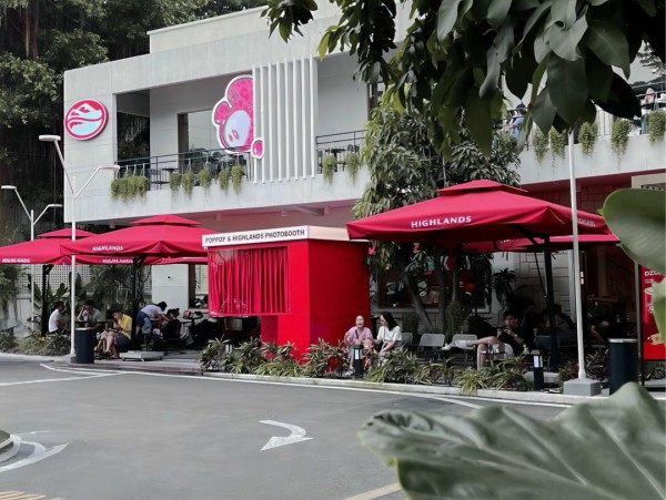 Tiếp thị trải nghiệm nhìn từ chiến dịch photobooth của Highlands Coffee Tiếp thị trải nghiệm nhìn từ chiến dịch photobooth của Highlands Coffee