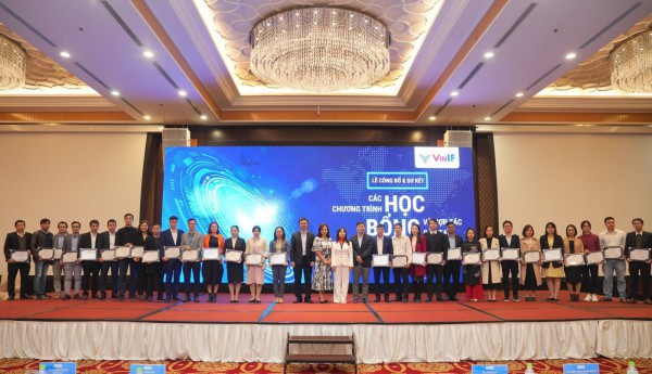 VINIF tài trợ 62 tỷ đồng học bổng thạc sĩ, tiến sĩ và sau tiến sĩ năm 2022 VINIF tài trợ 62 tỷ đồng học bổng thạc sĩ, tiến sĩ và sau tiến sĩ năm 2022