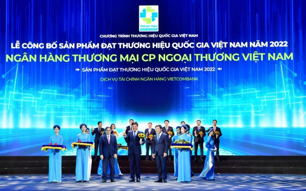 Vietcombank – xứng danh đơn vị anh hùng Vietcombank – xứng danh đơn vị anh hùng