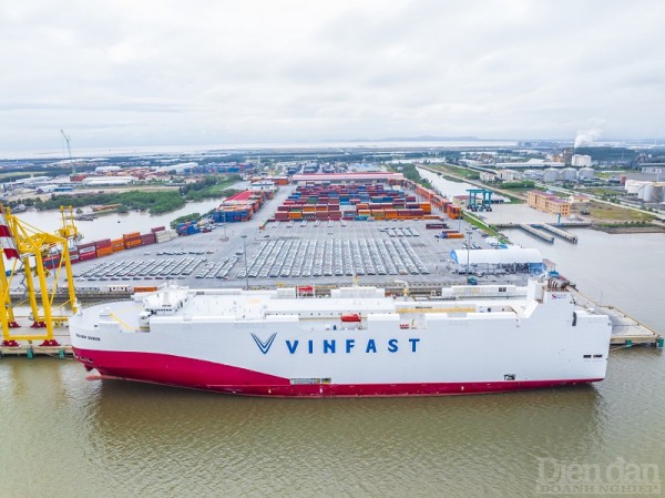 VinFast xuất khẩu lô xe điện VF 8 đầu tiên ra thế giới VinFast xuất khẩu lô xe điện VF 8 đầu tiên ra thế giới