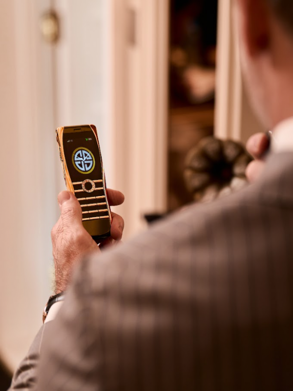 XOR: Chuẩn mực của điện thoại xa xỉ Anh Quốc thực thụ XOR: Chuẩn mực của điện thoại xa xỉ Anh Quốc thực thụ