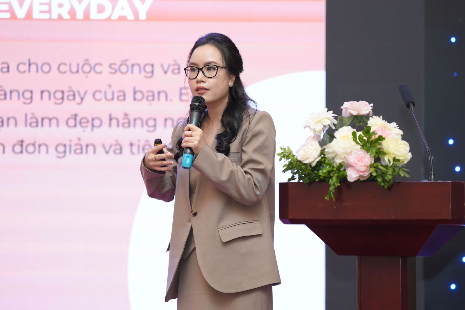 Xu hướng ngành dược mỹ phẩm năm 2024 và vai trò của xây dựng thương hiệu