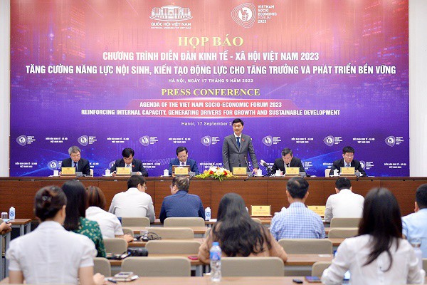 Diễn đàn Kinh tế - xã hội Việt Nam 2023: Phát huy nội lực, tận dụng ngoại lực để phát triển đất nước