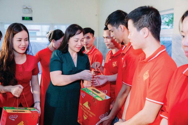 Doanh nghiệp đồng hành cùng Hưng Yên phát triển Doanh nghiệp đồng hành cùng Hưng Yên phát triển