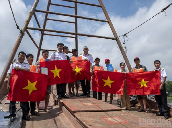 Khắc phục khó khăn, nâng cao hiệu quả chống khai thác IUU