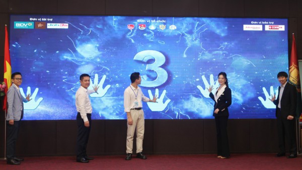 Khởi động Meeting with PM 2023 với chủ đề khả năng chống chịu và phục hồi của nền kinh tế Khởi động Meeting with PM 2023 với chủ đề khả năng chống chịu và phục hồi của nền kinh tế
