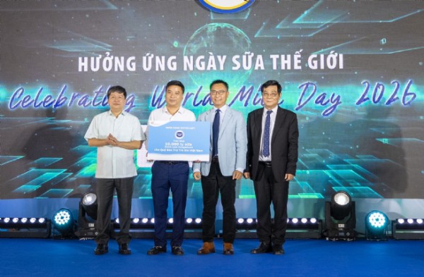 Lễ hưởng ứng Ngày Sữa thế giới (1/6) và chào mừng Ngày Quốc tế Thiếu nhi