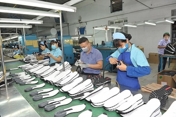 Nâng cao năng lực cạnh tranh ngành dệt may, da giày