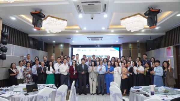 Nâng cao năng lực cho tổ chức hỗ trợ DNNVV thông qua chuyển đổi số, chuyển đổi xanh