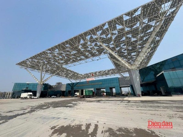 Quảng Ninh: Tăng năng lực kết nối logistics từ hạ tầng giao thông đồng bộ Quảng Ninh: Tăng năng lực kết nối logistics từ hạ tầng giao thông đồng bộ
