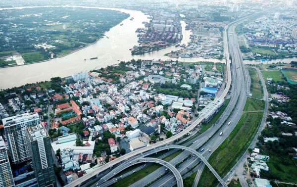 Tái cấu trúc bền vững vùng kinh tế Đông Nam Bộ (Kỳ 2): Hạn chế nội vùng