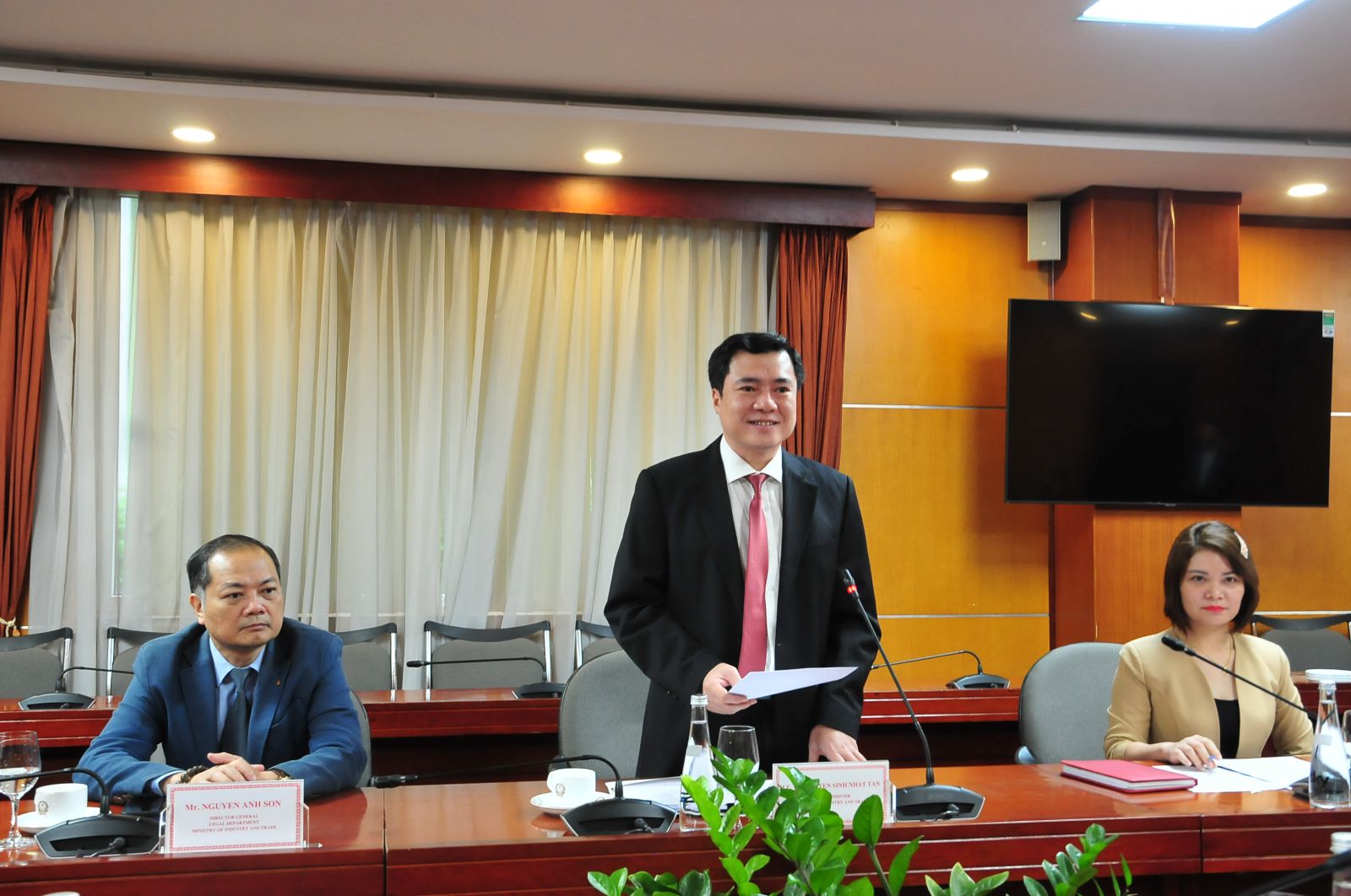 Thụy Sĩ hỗ trợ Việt Nam cải thiện chính sách thương mại và nâng cao năng lực xúc tiến xuất khẩu