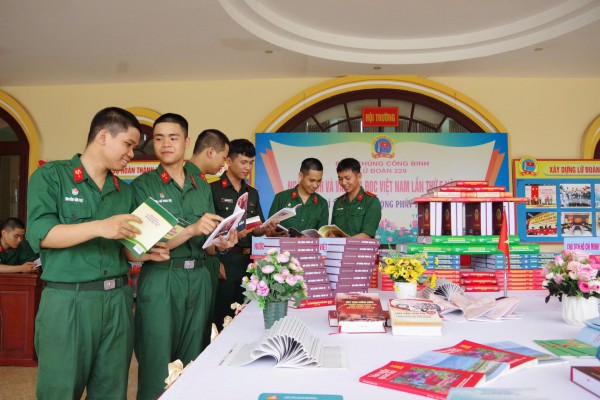 Trang sách thắp lửa tri thức, lan tỏa văn hóa đọc trên đất Kinh Bắc Trang sách thắp lửa tri thức, lan tỏa văn hóa đọc trên đất Kinh Bắc