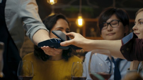 Việt Nam dẫn đầu Đông Nam Á về mức độ ứng dụng và niềm tin của người dùng với AI