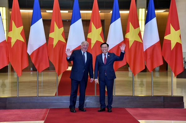 Việt Nam mong muốn Pháp gỡ bỏ các rào cản thương mại