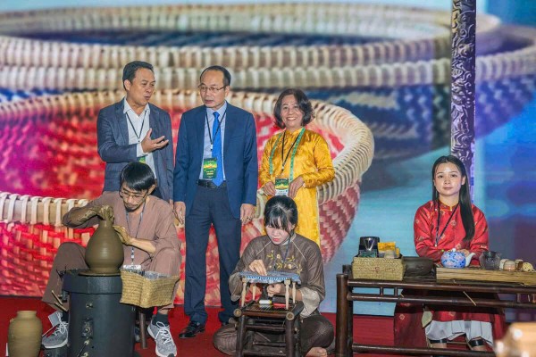 "Đòn bẩy kép" cho doanh nghiệp Huế