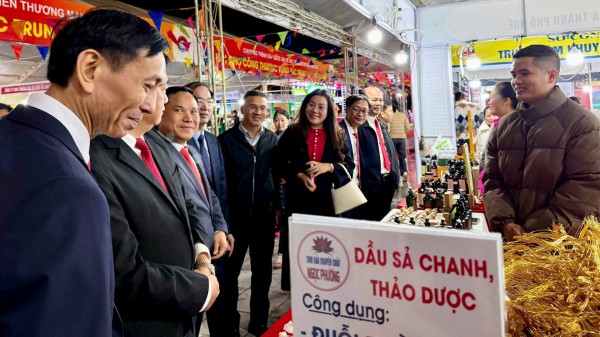 "Đòn bẩy kép" cho doanh nghiệp Huế