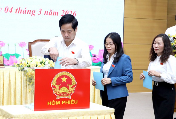 Ông Phan Trung Bá được bầu giữ chức Phó Chủ tịch UBND tỉnh Lào Cai nhiệm kỳ 2021-2026