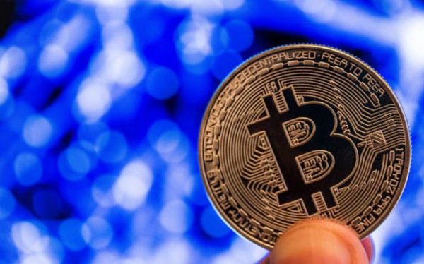 Bitcoin vượt qua mốc 40.000 USD