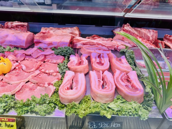 Giá heo hơi hôm nay 16.10.2025: Xuống ngang với giá thành chăn nuôi