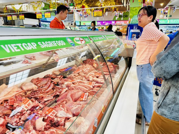 Giá heo hơi hôm nay 21.4.2026: Chờ cú hích mới