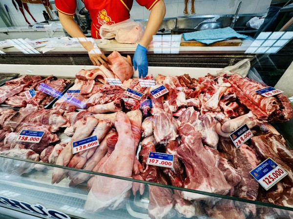 Giá heo hơi hôm nay 25.4.2026: Chạm mốc 70.000 đồng/kg trong ngày nghỉ lễ