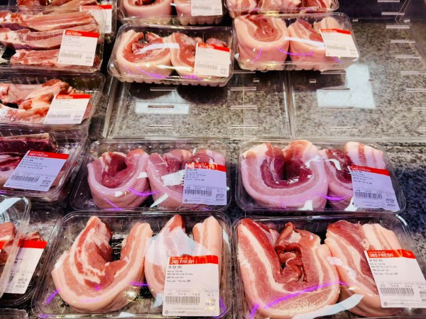 Giá heo hơi hôm nay 26.3.2026: Cán mốc 70.000 đồng/kg