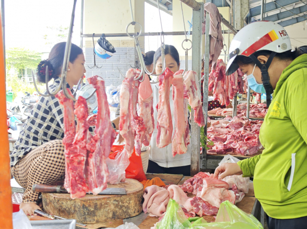 Giá heo hơi hôm nay 30.12.2025: Tiếp tục biến động