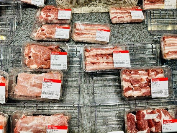 Giá heo hơi hôm nay 3.2.2026: Giảm nhanh