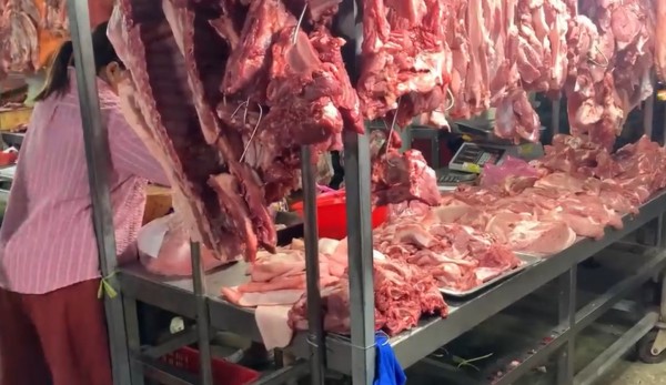 Giá heo hơi hôm nay 6.2.2026: Quay đầu giảm vì hàng nhập?