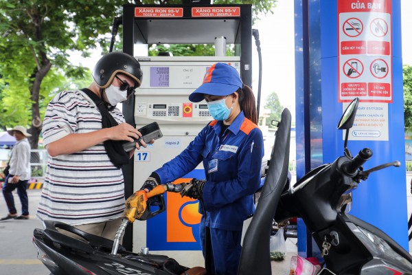 Giá xăng dầu hôm nay 23.7.2025: Ngày mai xăng trong nước giảm, dầu tăng? Giá xăng dầu hôm nay 23.7.2025: Ngày mai xăng trong nước giảm, dầu tăng?