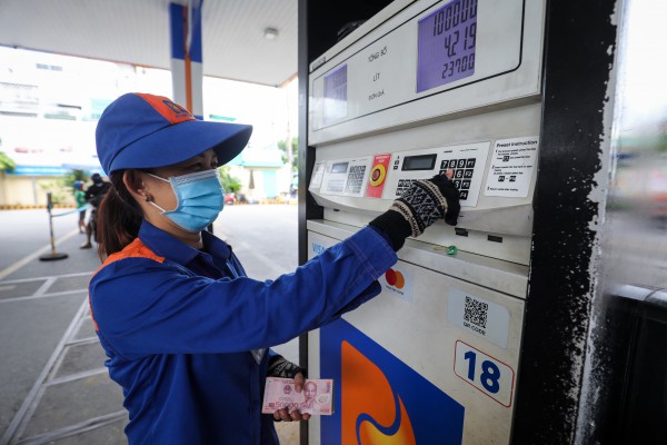 Giá xăng dầu hôm nay 27.11.2025: Trong nước có thể giảm đến 1.000 đồng/lít?