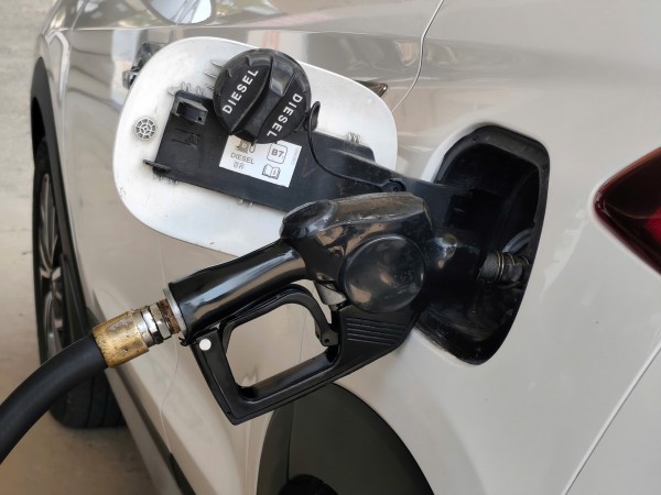 Giá xăng dầu hôm nay 28.2.2026: Tăng mạnh, dự báo xăng trong nước tăng tiếp?