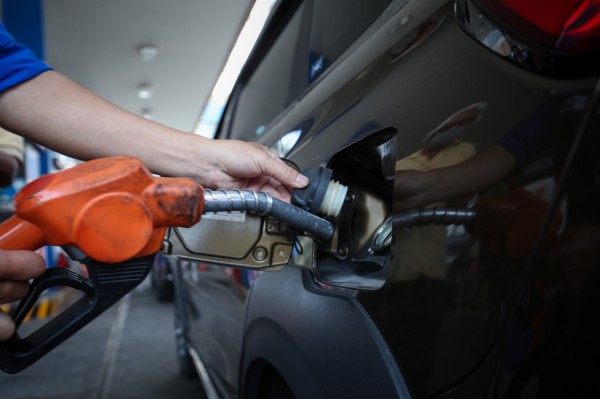 Giá xăng dầu hôm nay 30.10.2025: Xăng trong nước tăng mạnh từ chiều nay